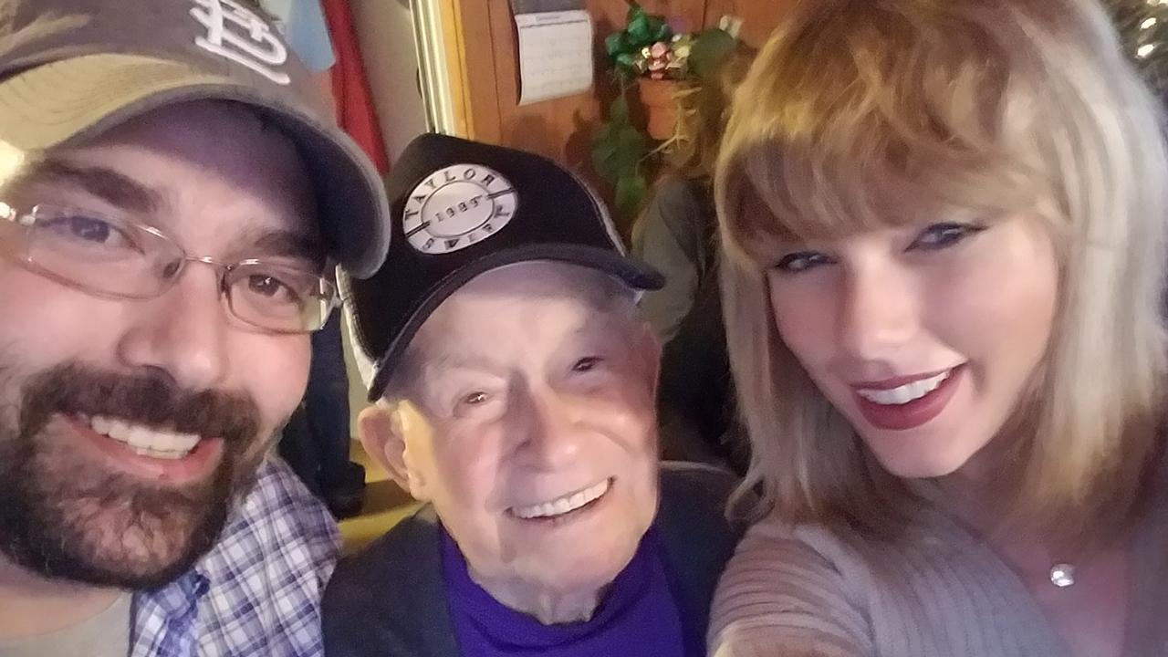 Taylor Swift Surprises World War II Veteran With a Live Performance at ...